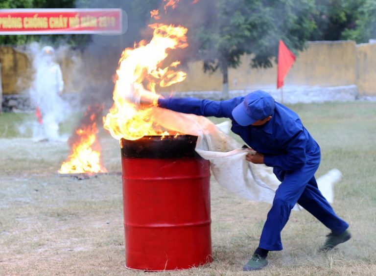 CHĂN CHIÊN CHỮA CHÁY VÀ CÁCH SỬ DỤNG