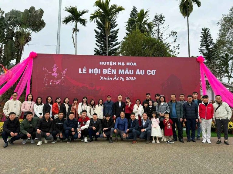 DU XUÂN ĐẦU NĂM TẠI ĐỀN MẪU ÂU CƠ – KHỞI ĐẦU MỚI MẠNH MẼ VÀ MAY MẮN