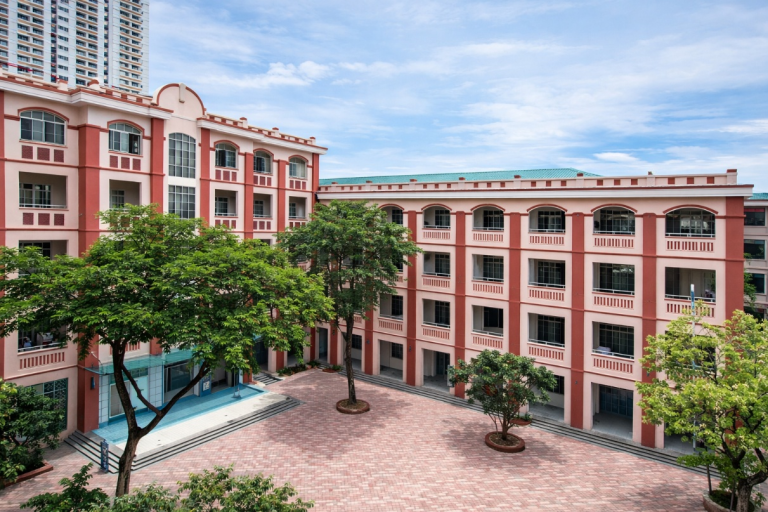 Trường THCS Giáp Bát